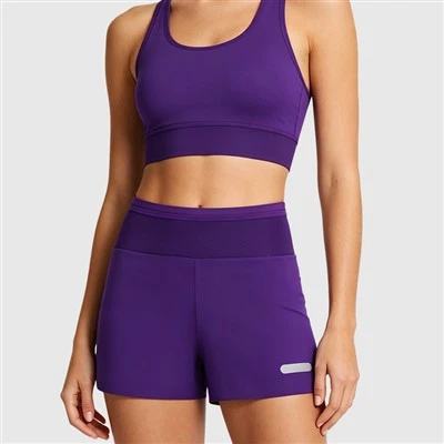 Pantaloncini da corsa su percorso
